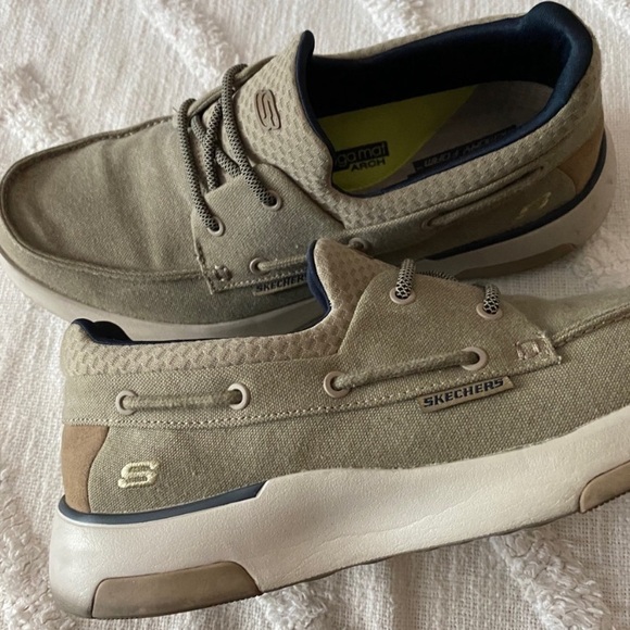 SKECHERS  GOGA ARCH SUPPORT CANVAS TAN LOAFER SHOES 8.5 - Picture 2 of 4